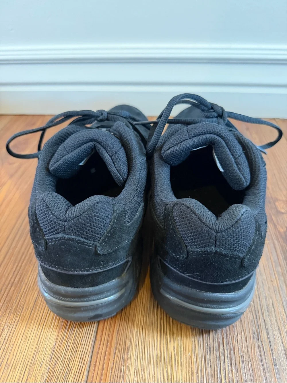 Vionic Walker Shoes - Women's, Black Suede 8.5 M